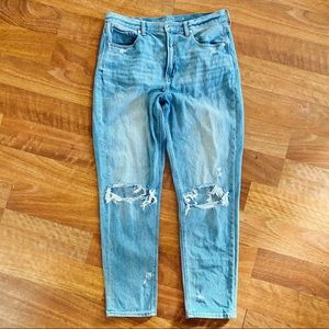 American Eagle Distressed Mom Jean